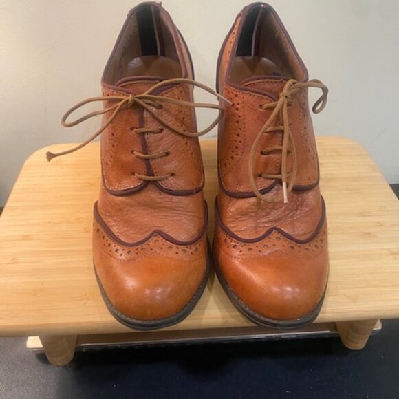 Tommy Hilfiger Heeled Oxfords - Picture 2 of 7